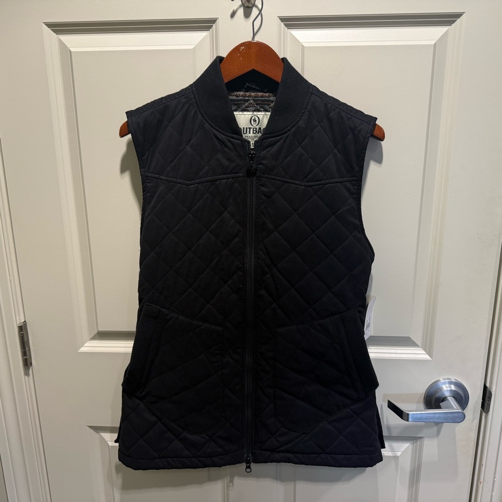 NWT Outback Trading Company Women’s Jen Zip Up Vest Black Aztec Medium